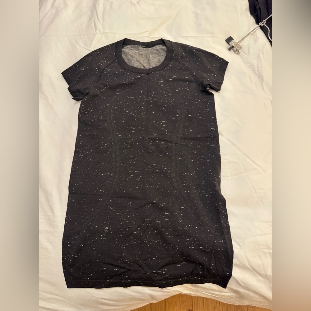 Lululemon Swiftly Tech Speckled Black 4 short sleeve